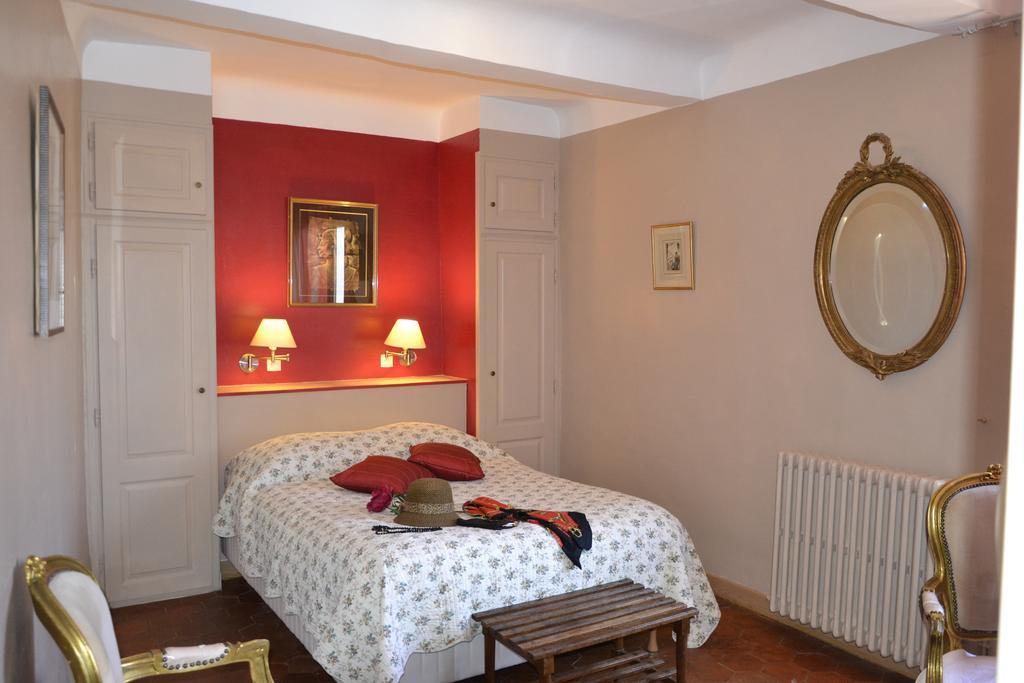 Hotellerie de l'Esplanade Rians  Habitación foto